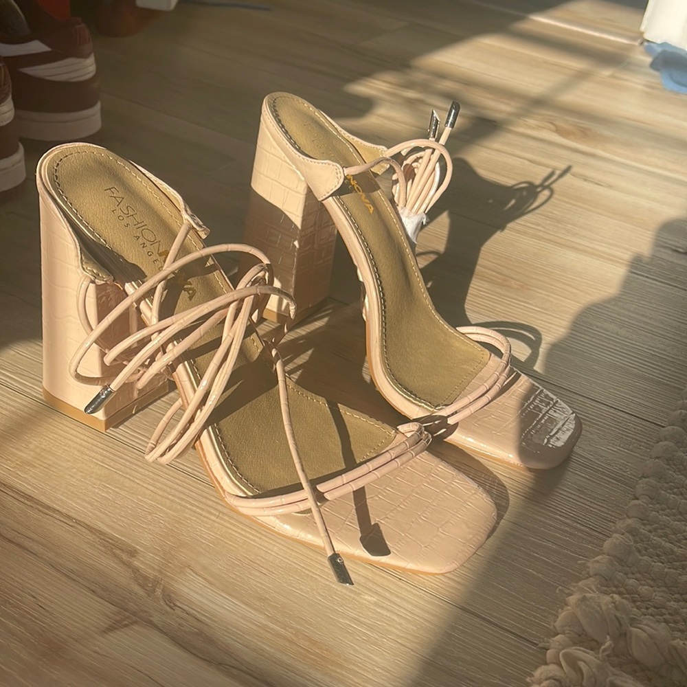 Fashion Nova Nude Tie Up Heels SIZE 6.5